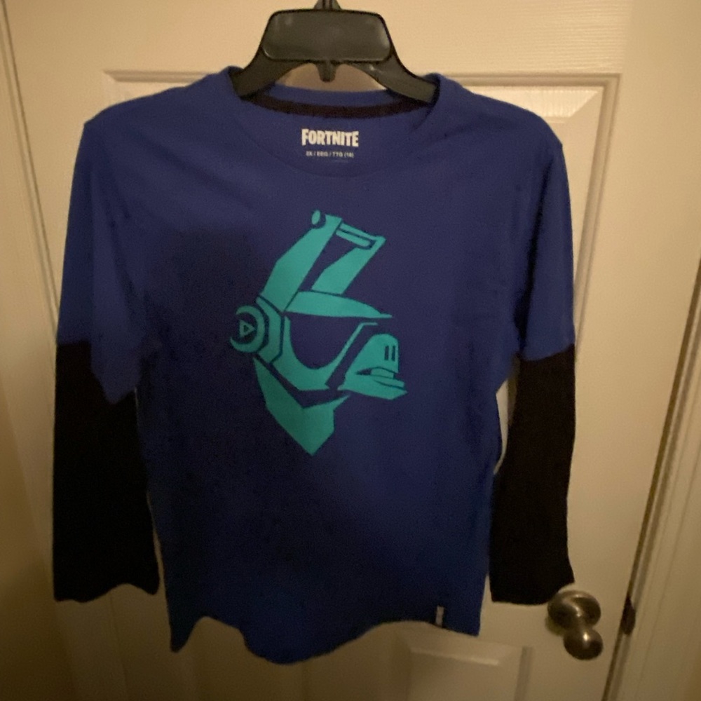 Boys Fortnite Gorilla long sleeve Graphic Tee 8/20 NWT Retail $22.00 gift